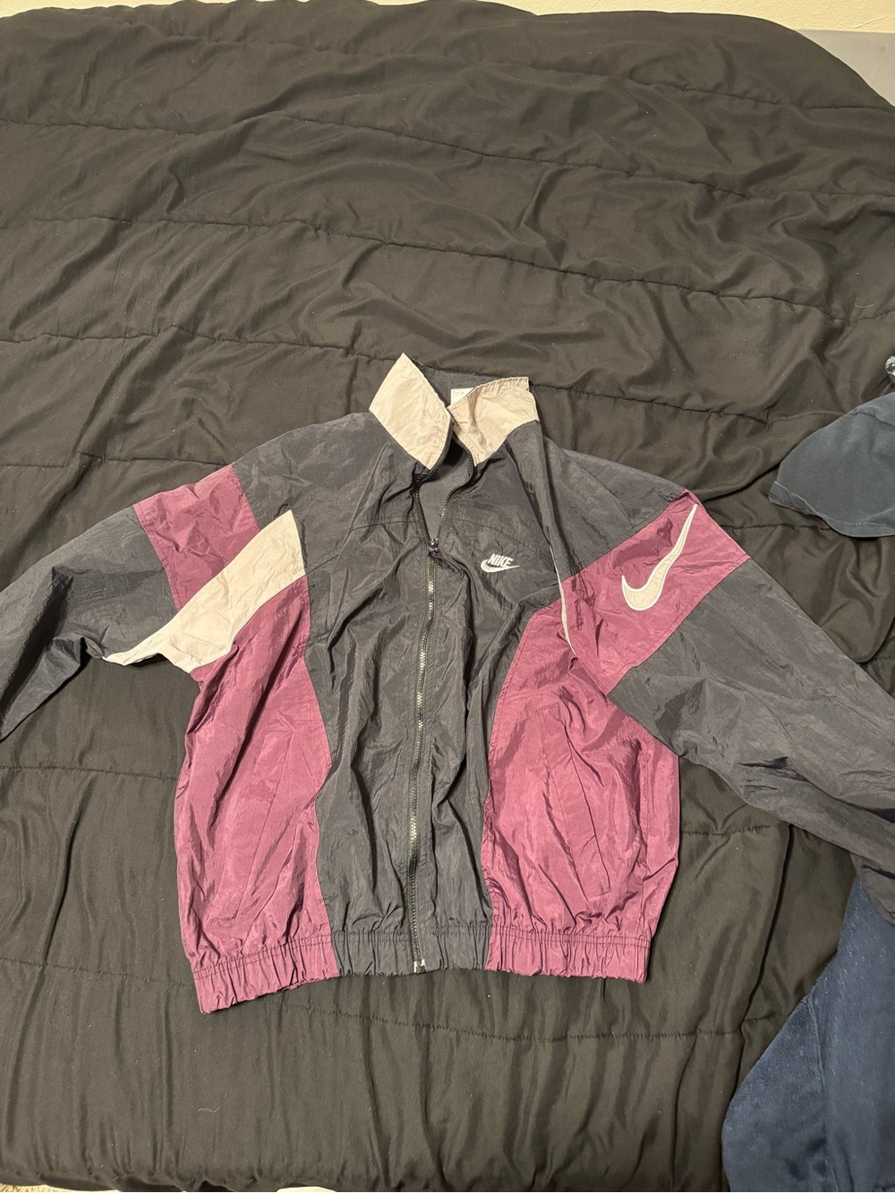 Nike Vintage Women's Maroon and Black Windbreaker Jacket